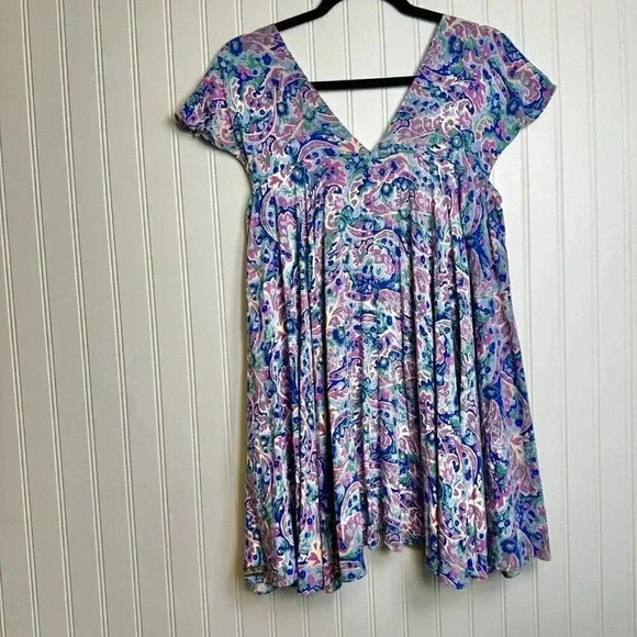 Matilda Jane Blue Paisley V-Neck Tunic Size Medium Flowy, Short Sleeve C31 - Picture 5 of 5